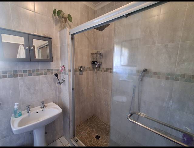 4 BEDROOM FREESTANDING FOR SALE IN STILFONTEIN EXT 4